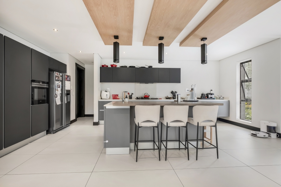 4 Bedroom Property for Sale in Atholl Gauteng