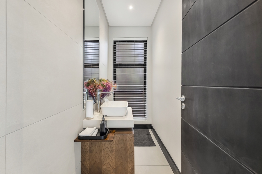 4 Bedroom Property for Sale in Atholl Gauteng