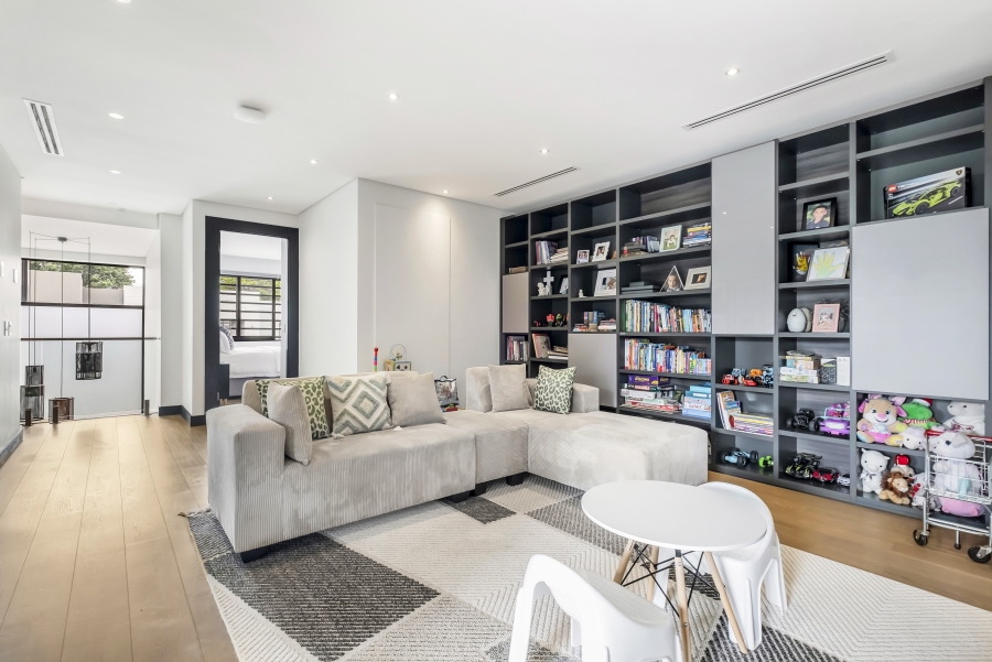 4 Bedroom Property for Sale in Atholl Gauteng