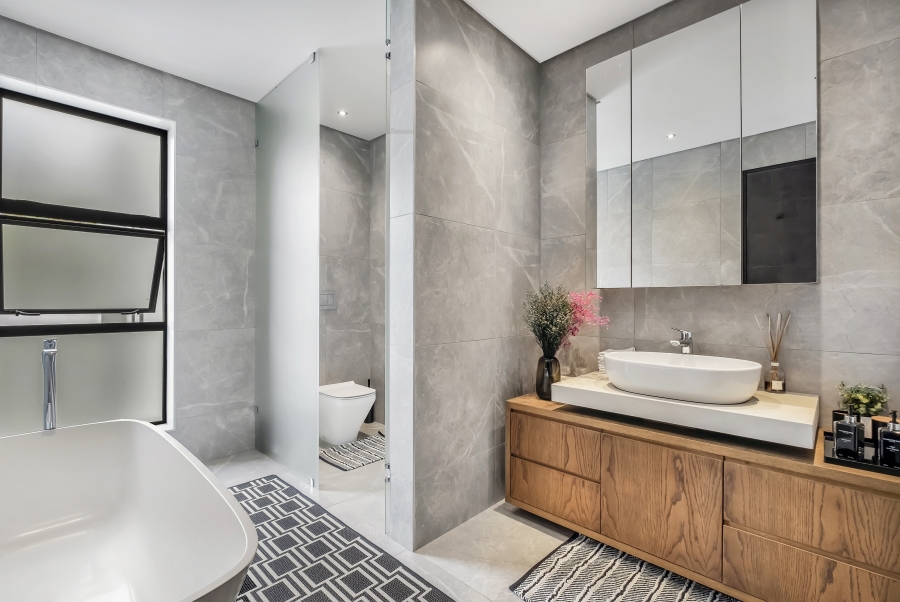 4 Bedroom Property for Sale in Atholl Gauteng