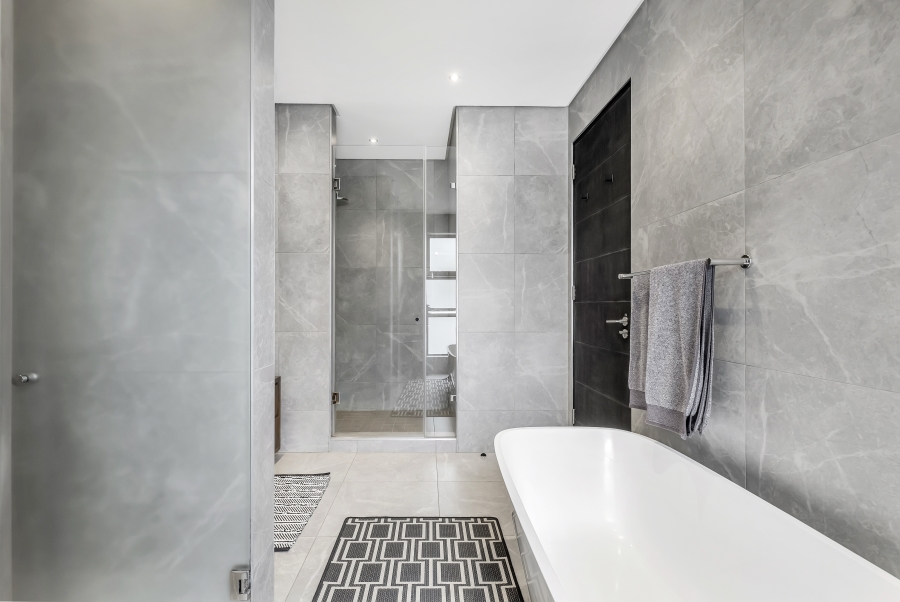 4 Bedroom Property for Sale in Atholl Gauteng