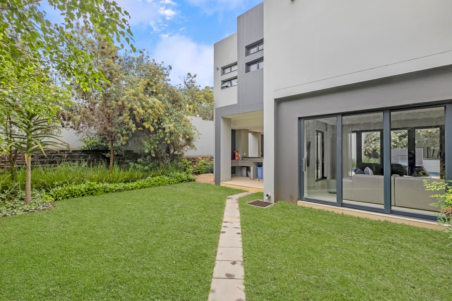 4 Bedroom Property for Sale in Atholl Gauteng