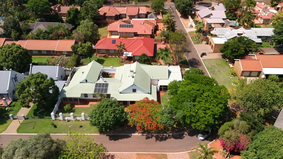 5 Bedroom Property for Sale in Ninapark Gauteng