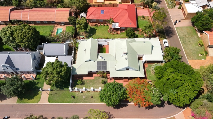 5 Bedroom Property for Sale in Ninapark Gauteng