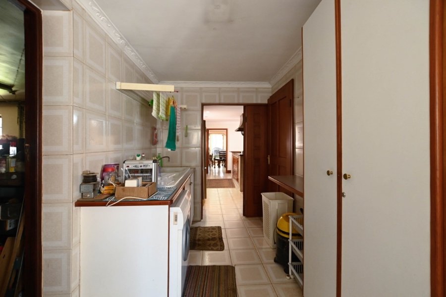 5 Bedroom Property for Sale in Ninapark Gauteng