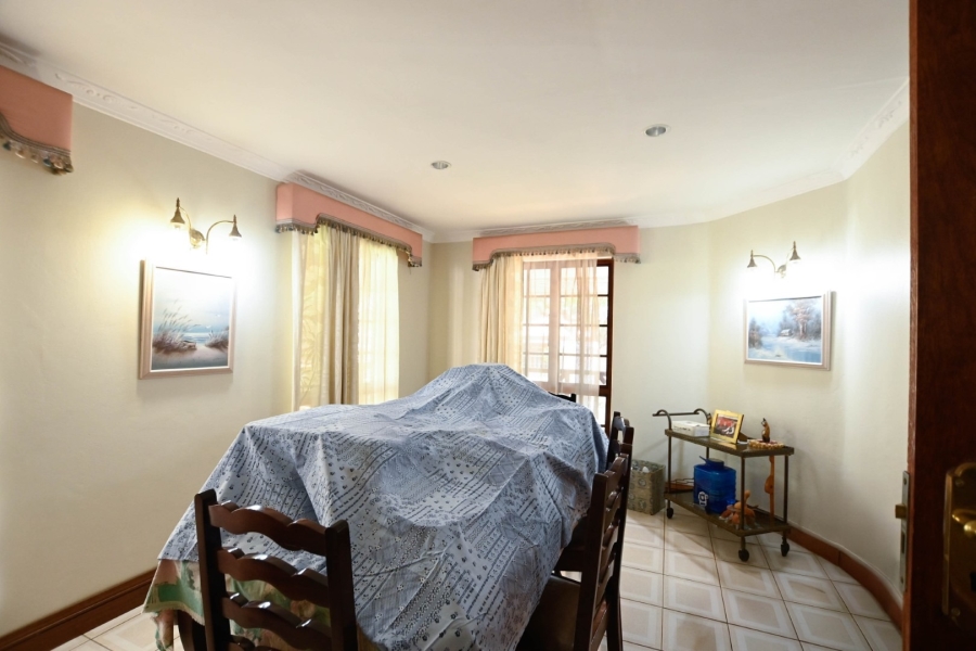 5 Bedroom Property for Sale in Ninapark Gauteng