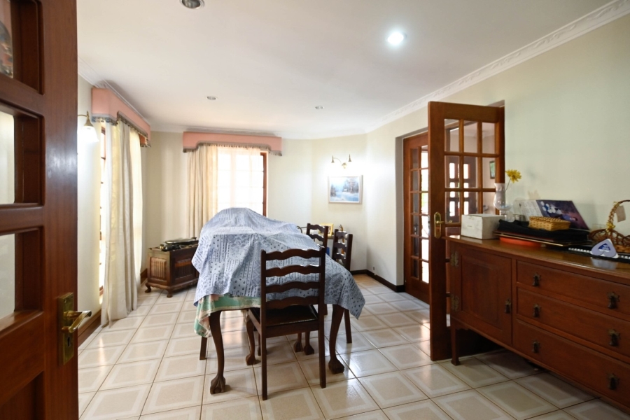 5 Bedroom Property for Sale in Ninapark Gauteng