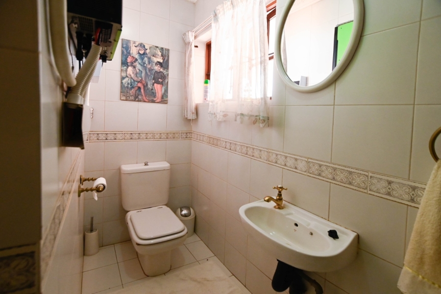 5 Bedroom Property for Sale in Ninapark Gauteng