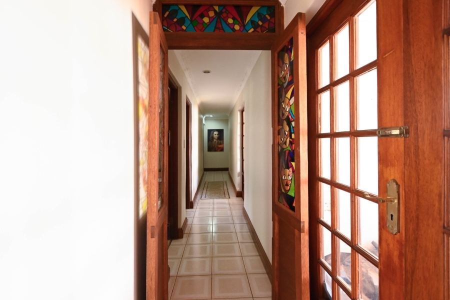 5 Bedroom Property for Sale in Ninapark Gauteng