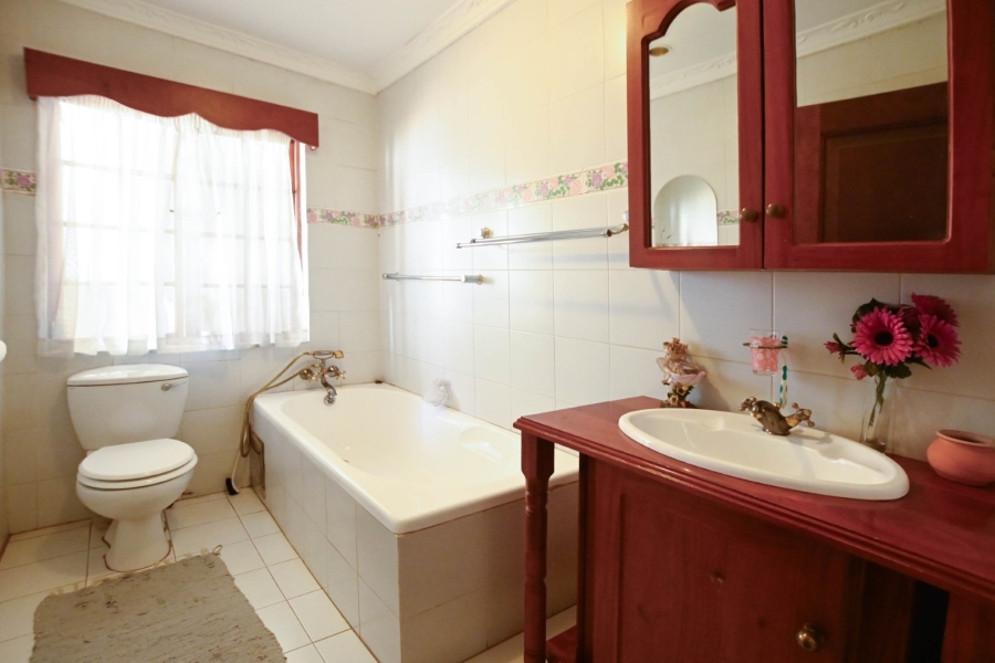 5 Bedroom Property for Sale in Ninapark Gauteng