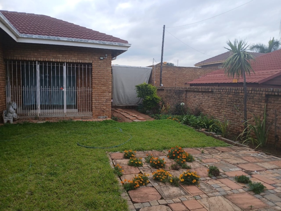 3 Bedroom Property for Sale in Florauna Gauteng