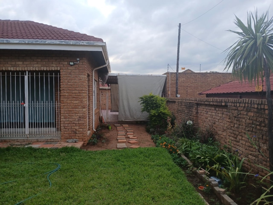 3 Bedroom Property for Sale in Florauna Gauteng