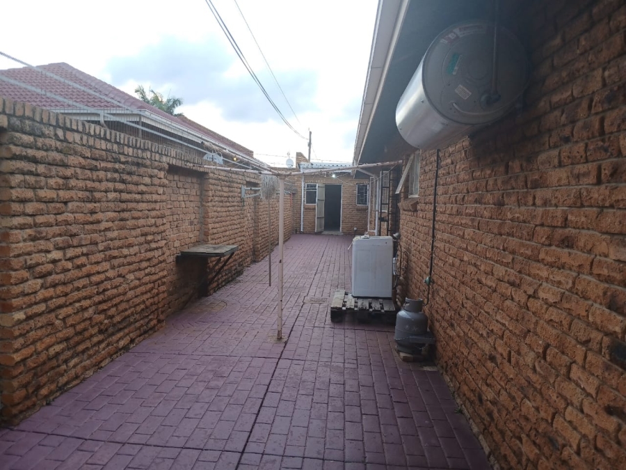 3 Bedroom Property for Sale in Florauna Gauteng