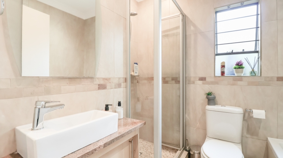 To Let 2 Bedroom Property for Rent in Douglasdale Gauteng