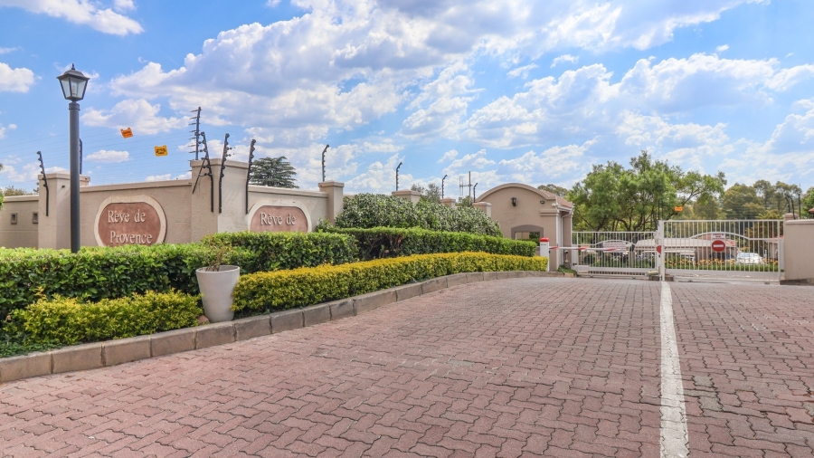 To Let 2 Bedroom Property for Rent in Douglasdale Gauteng