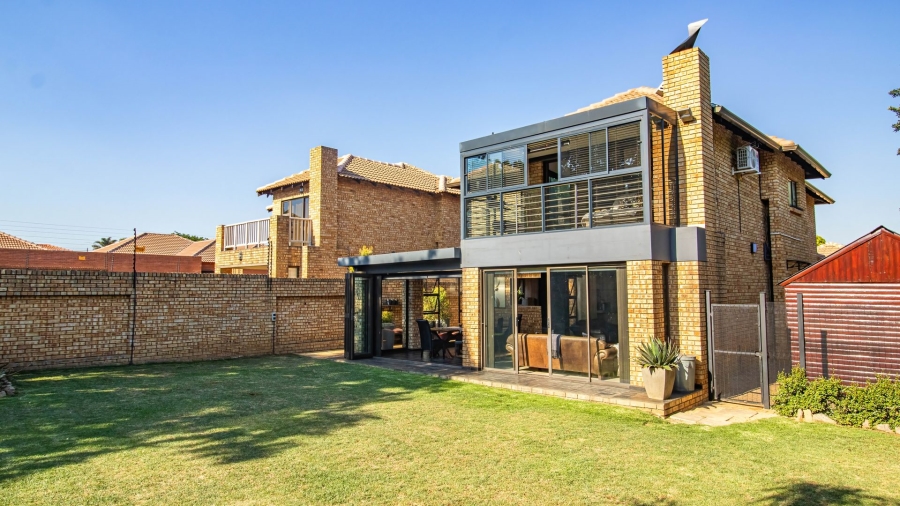 3 Bedroom Property for Sale in New Redruth Gauteng