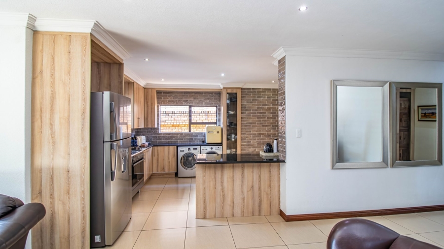 3 Bedroom Property for Sale in New Redruth Gauteng