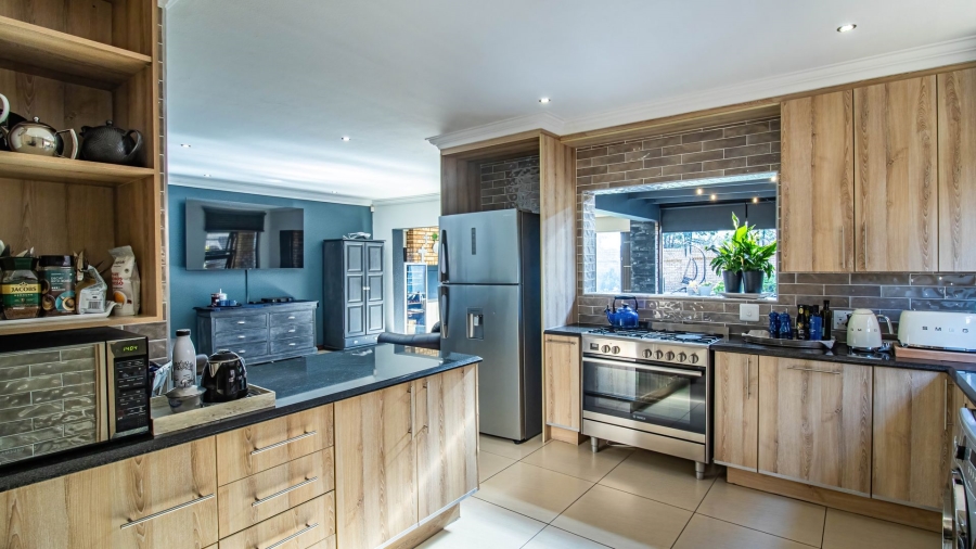 3 Bedroom Property for Sale in New Redruth Gauteng