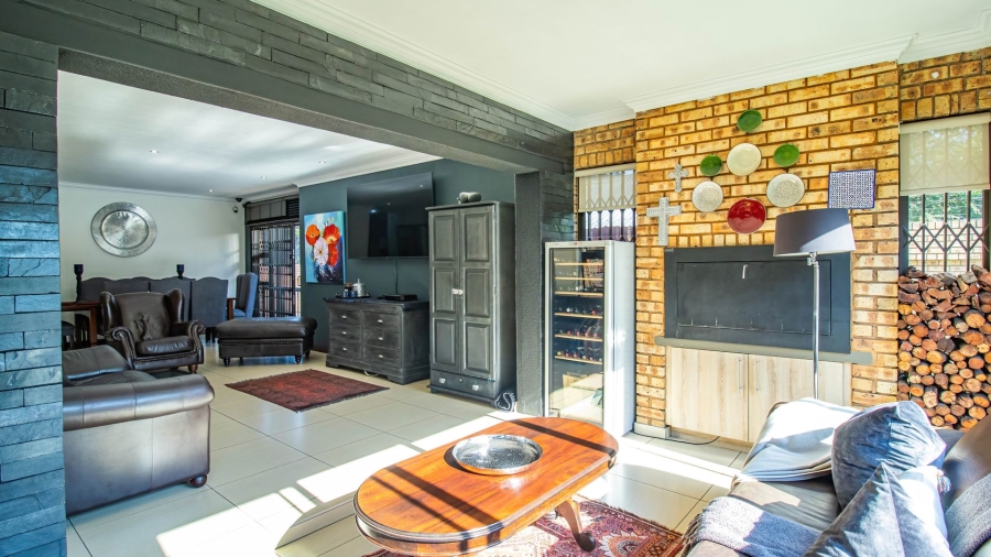 3 Bedroom Property for Sale in New Redruth Gauteng