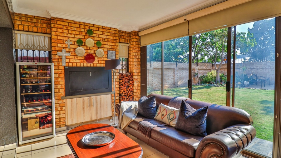 3 Bedroom Property for Sale in New Redruth Gauteng