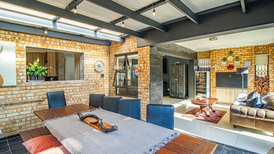 3 Bedroom Property for Sale in New Redruth Gauteng