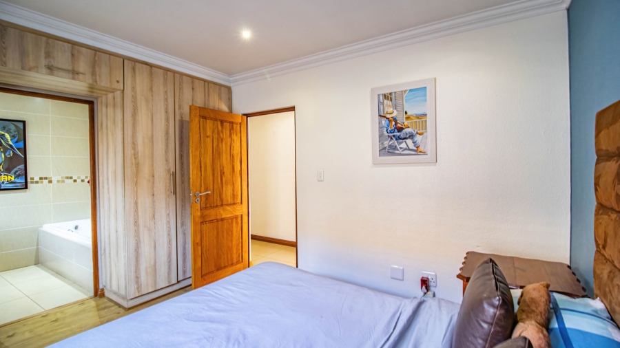 3 Bedroom Property for Sale in New Redruth Gauteng