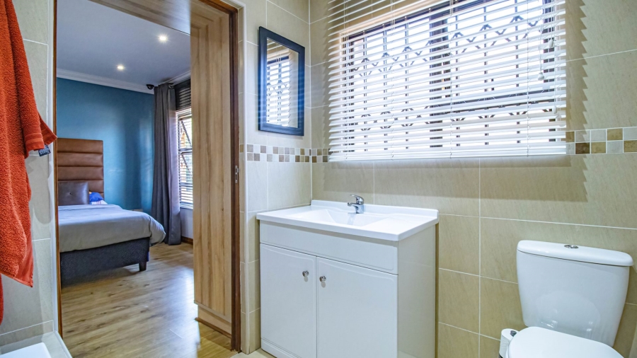 3 Bedroom Property for Sale in New Redruth Gauteng