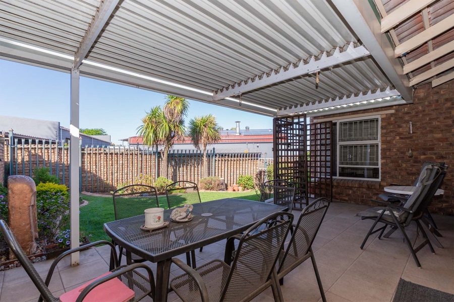 3 Bedroom Property for Sale in Birchleigh Gauteng