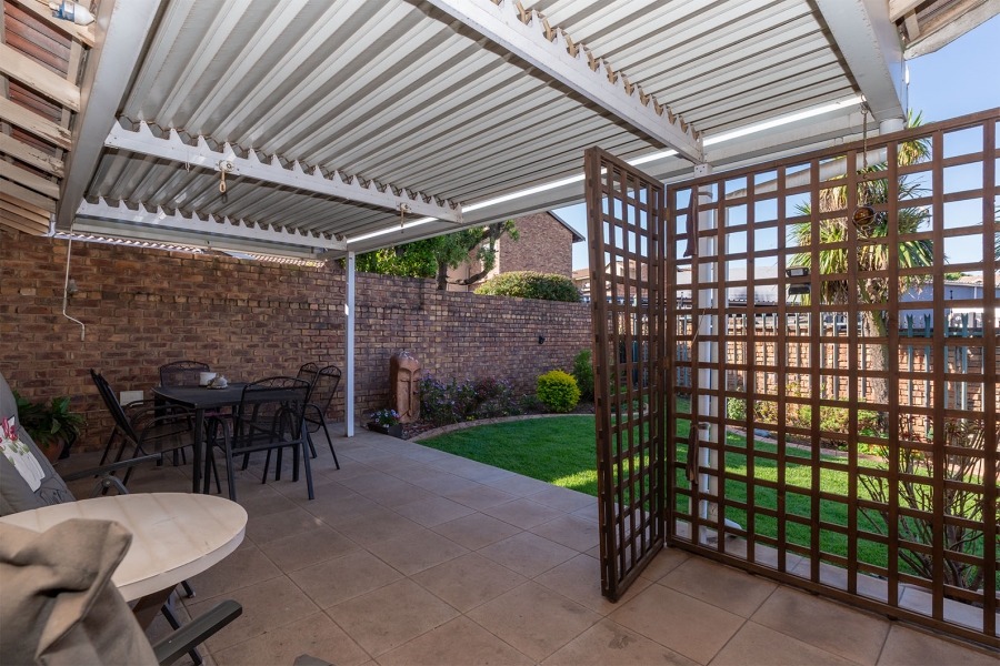 3 Bedroom Property for Sale in Birchleigh Gauteng