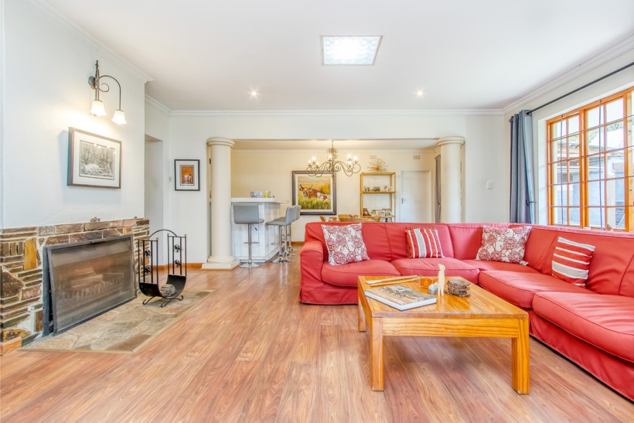 5 Bedroom Property for Sale in Linden Gauteng