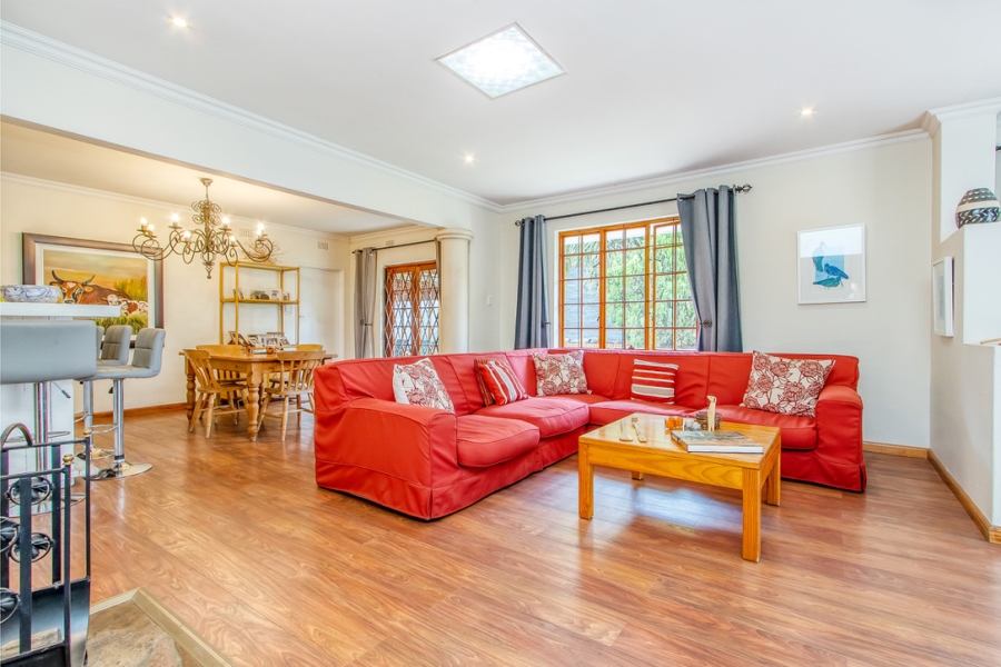 5 Bedroom Property for Sale in Linden Gauteng