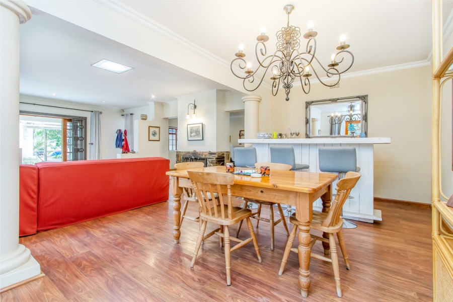 5 Bedroom Property for Sale in Linden Gauteng