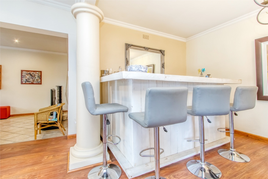 5 Bedroom Property for Sale in Linden Gauteng