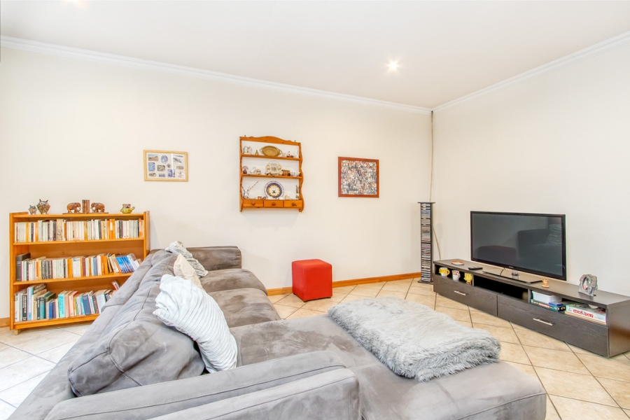 5 Bedroom Property for Sale in Linden Gauteng