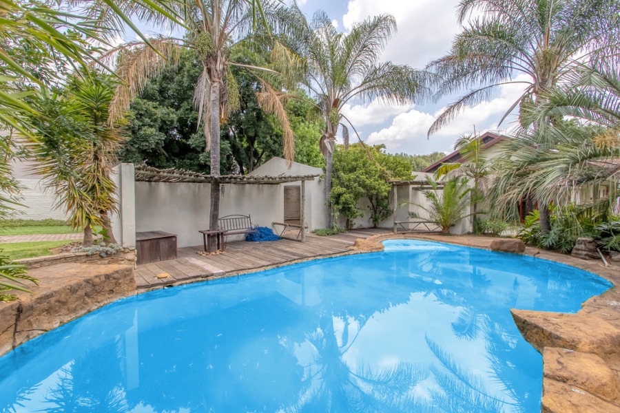 5 Bedroom Property for Sale in Linden Gauteng