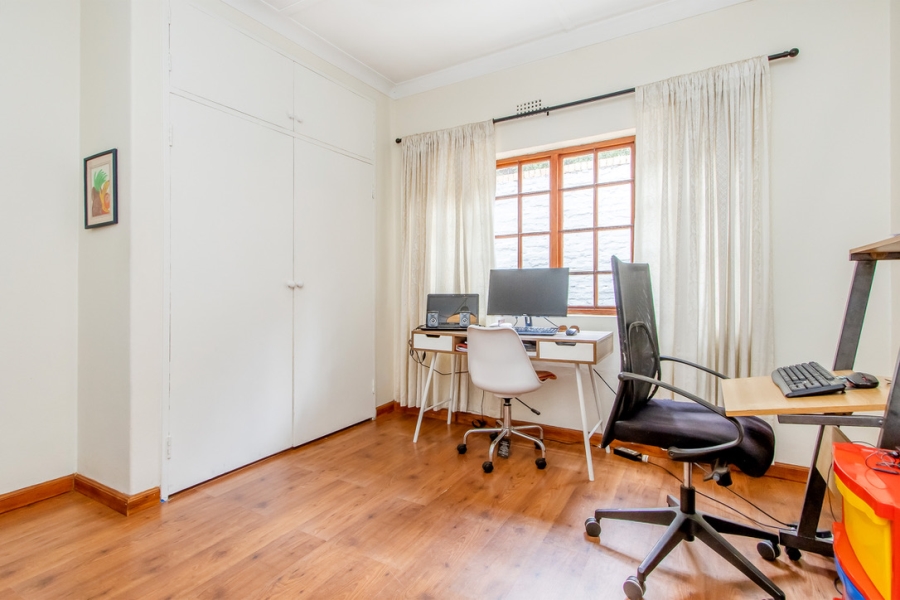 5 Bedroom Property for Sale in Linden Gauteng