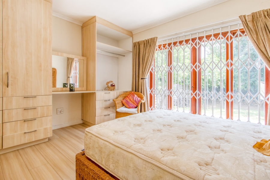 5 Bedroom Property for Sale in Linden Gauteng