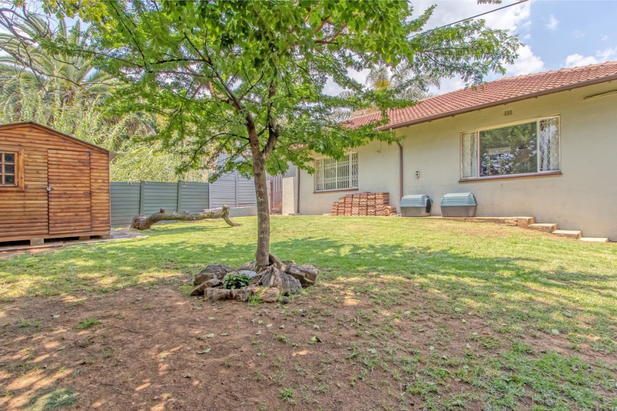 5 Bedroom Property for Sale in Linden Gauteng