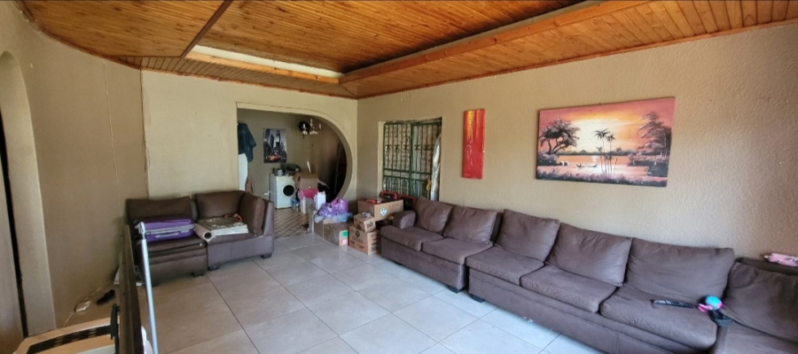5 Bedroom Property for Sale in Elspark Gauteng