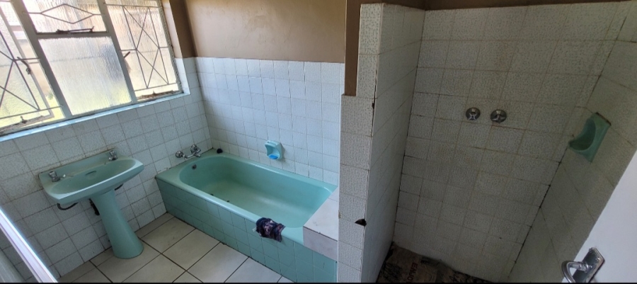 5 Bedroom Property for Sale in Elspark Gauteng
