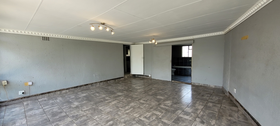 5 Bedroom Property for Sale in Elspark Gauteng