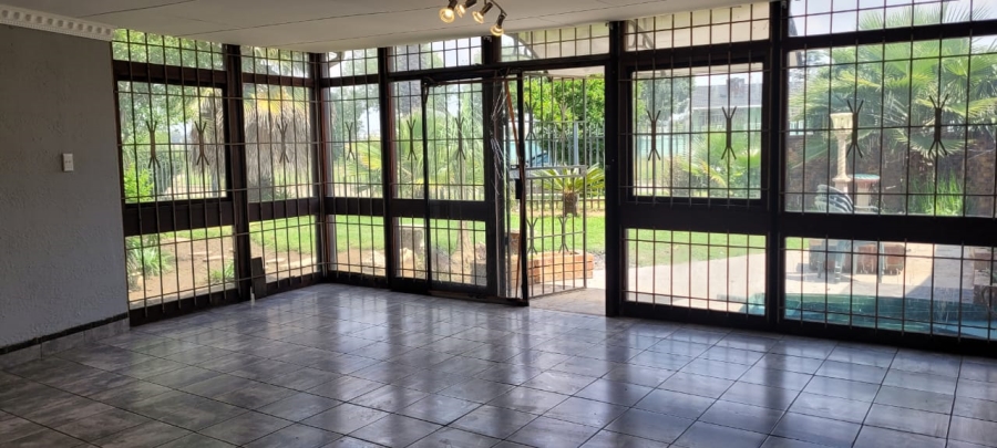5 Bedroom Property for Sale in Elspark Gauteng