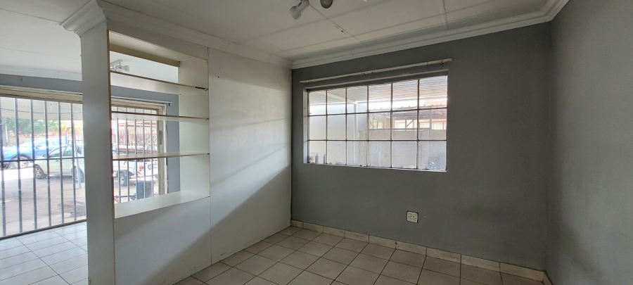 5 Bedroom Property for Sale in Elspark Gauteng