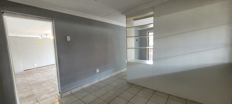 5 Bedroom Property for Sale in Elspark Gauteng