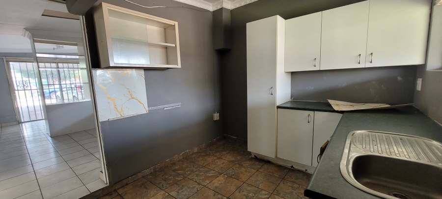 5 Bedroom Property for Sale in Elspark Gauteng