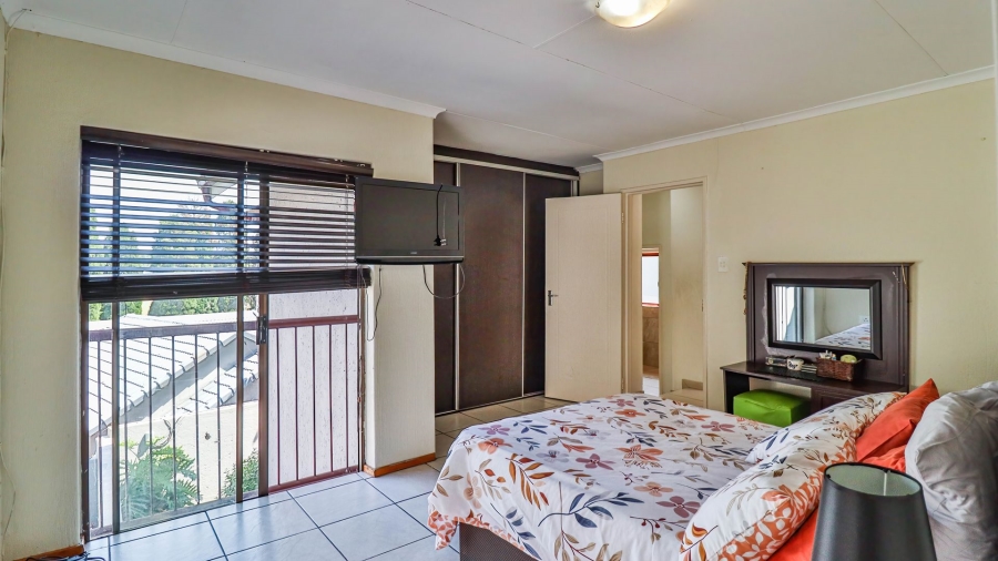 3 Bedroom Property for Sale in Corlett Gardens Gauteng
