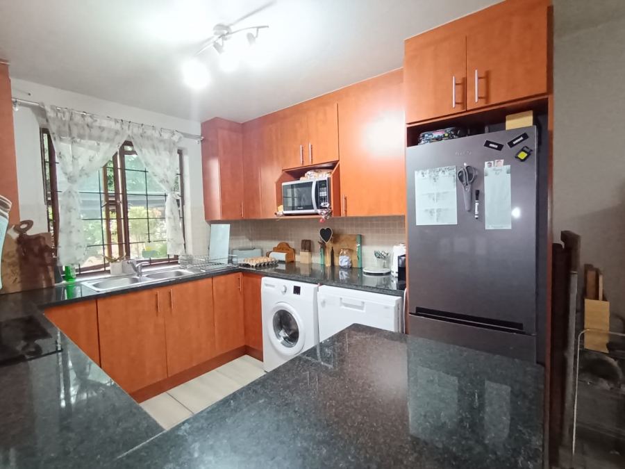 To Let 2 Bedroom Property for Rent in Paulshof Gauteng