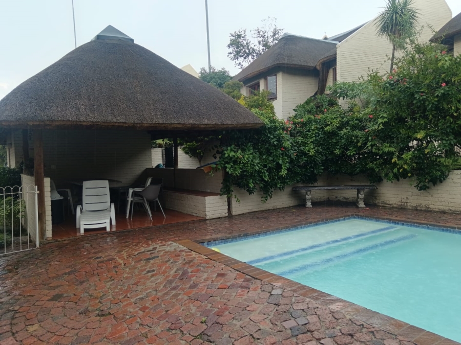 To Let 2 Bedroom Property for Rent in Paulshof Gauteng