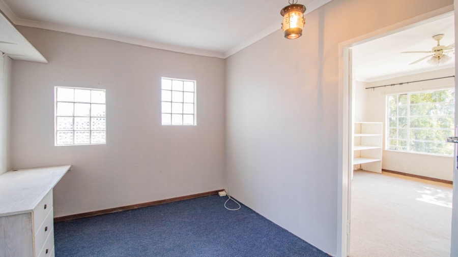 5 Bedroom Property for Sale in Marais Steyn Park Gauteng