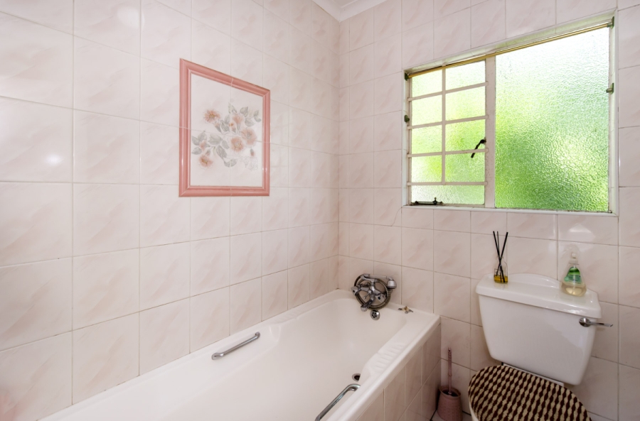 2 Bedroom Property for Sale in Eden Glen Gauteng